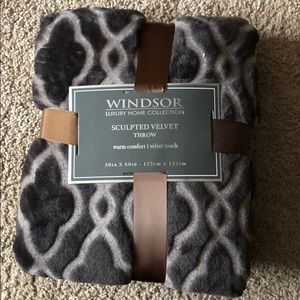 Windsor Brown Velvet Throw Blanket